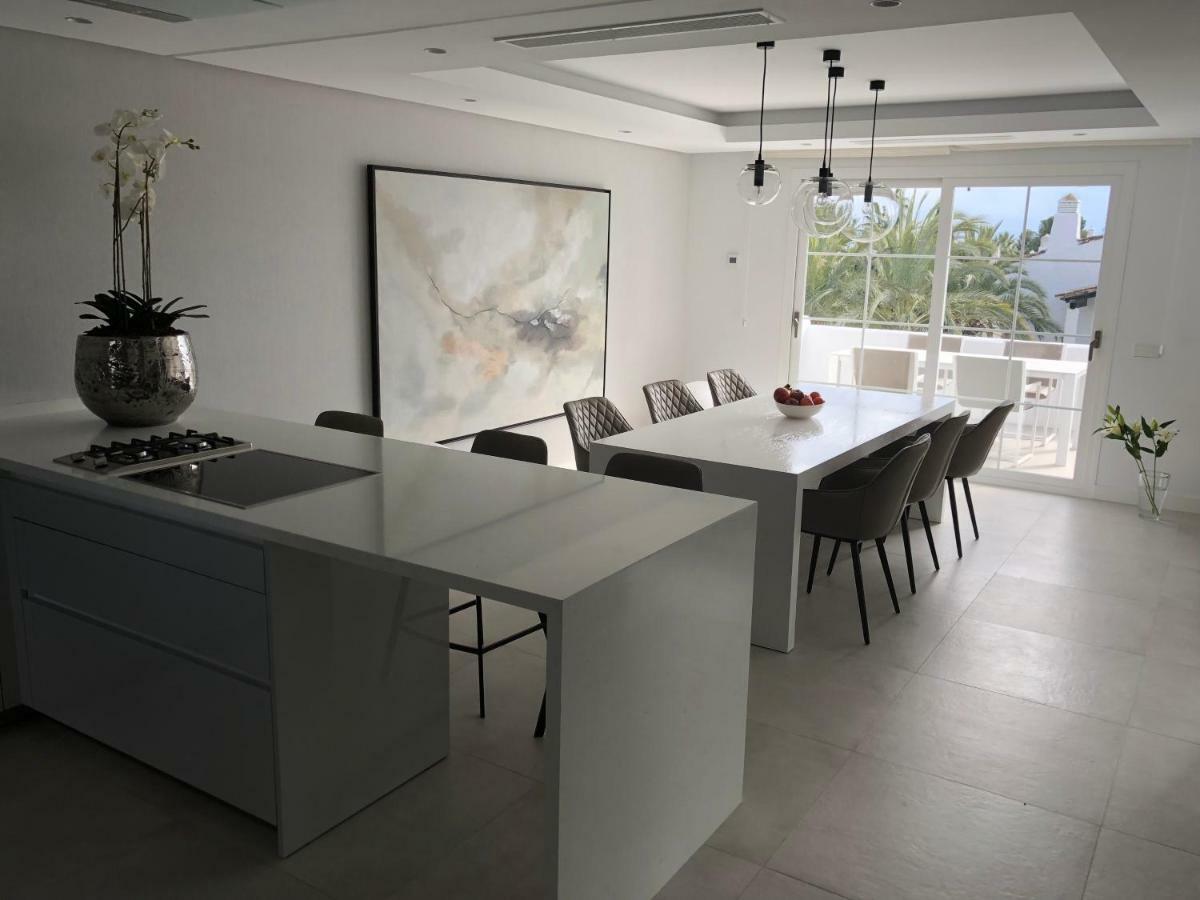 Modern Apartment Puente Romano Marbella Exterior foto